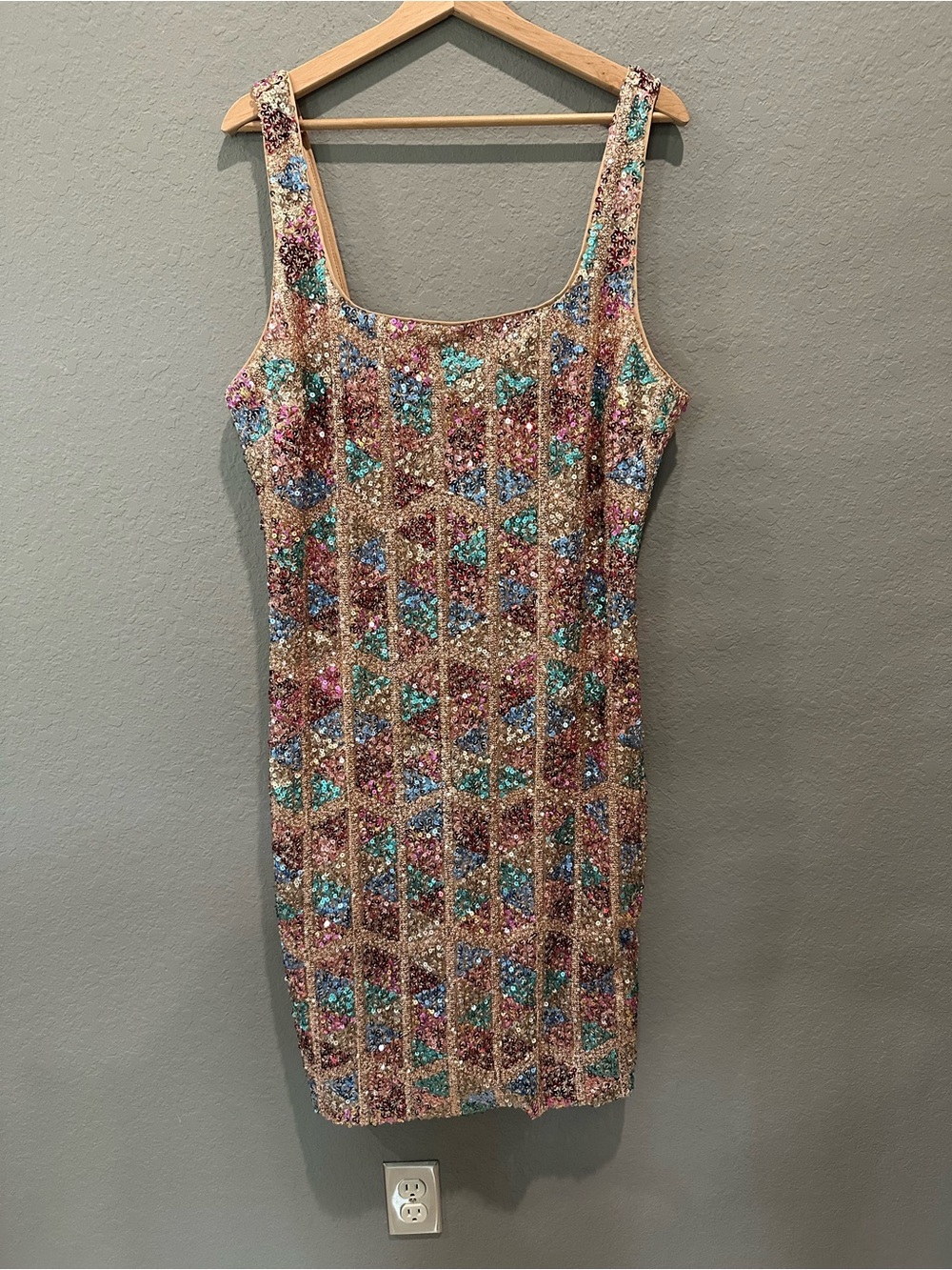 Cache sequined dress in blush, pink, blue color way Sz L EUC